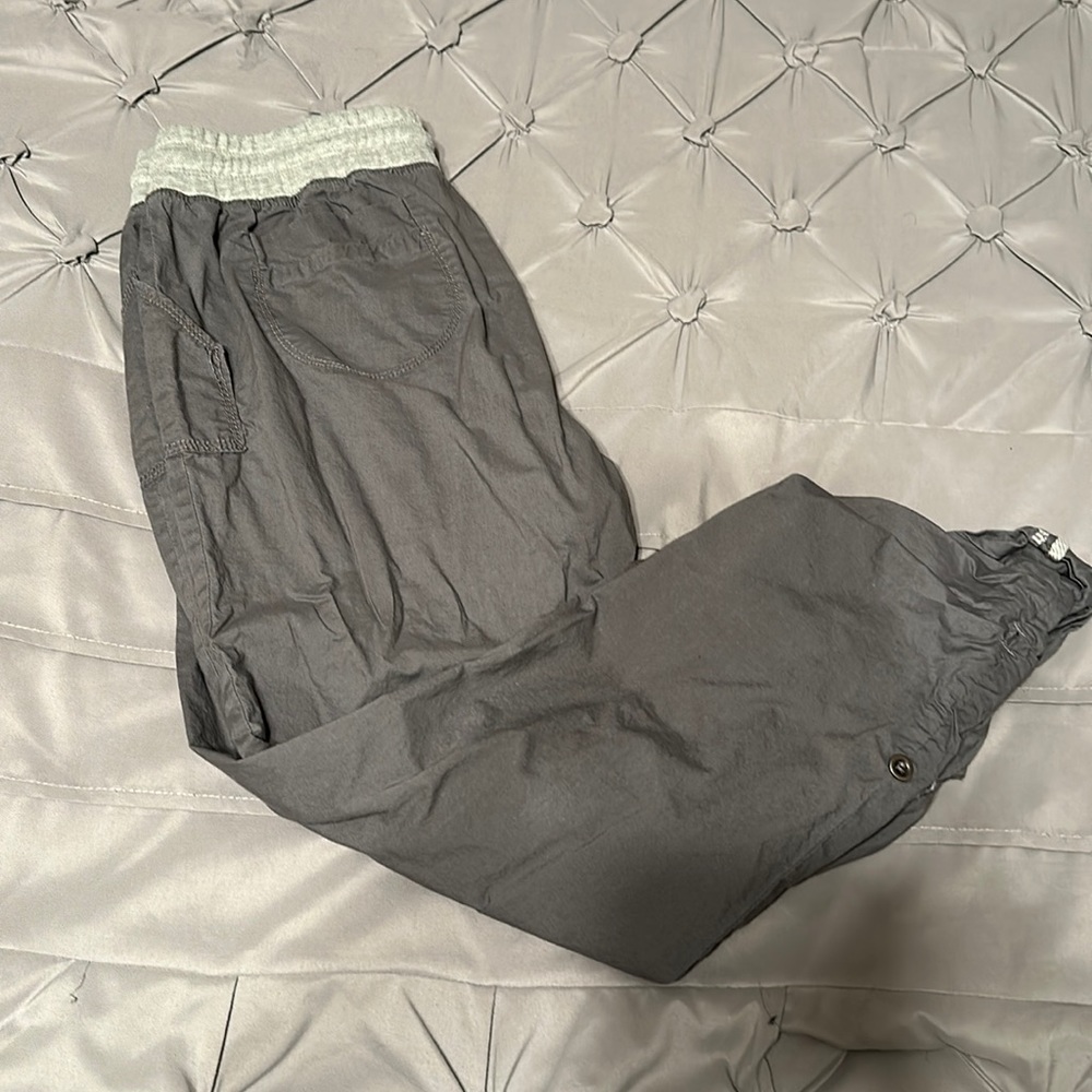 Lightweight, linen capris.